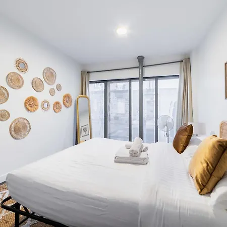Aux Marche Au Puces A St Ouen Pour 4p Apartment